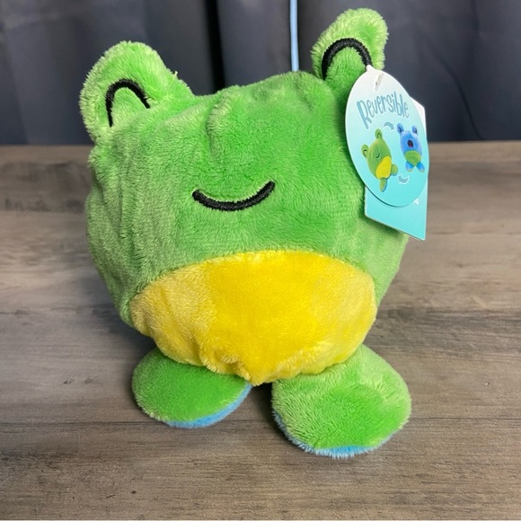 Reversible Frog Plush 6" Stuffed Animal Plush Flip Around For Different Frog - Picture 1 of 6